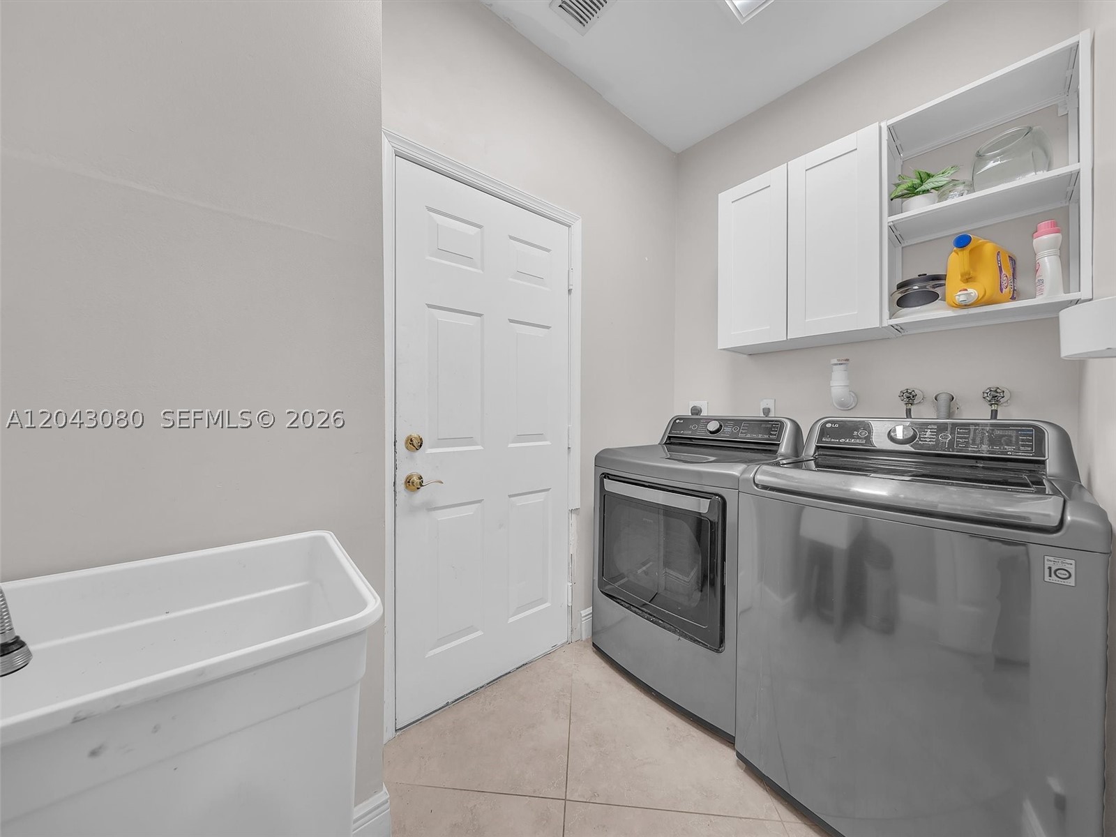 RIVIERA ISLES/CAPRI - Residential