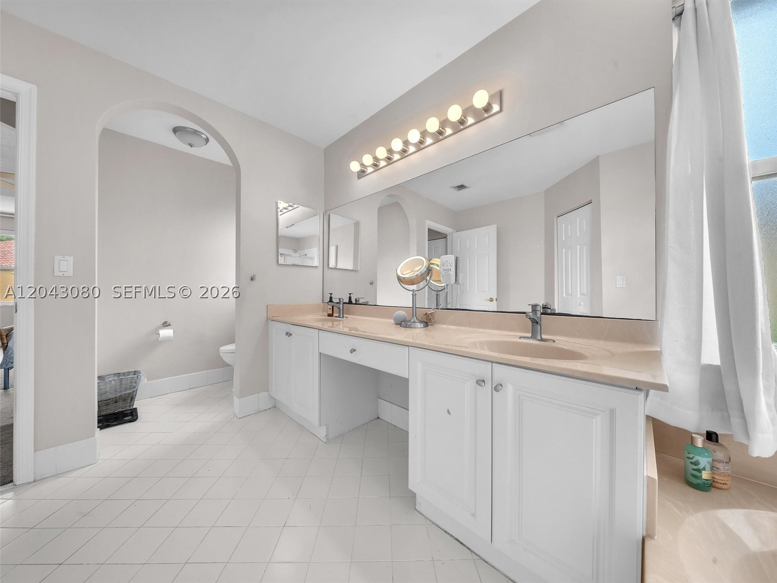 RIVIERA ISLES/CAPRI - Residential
