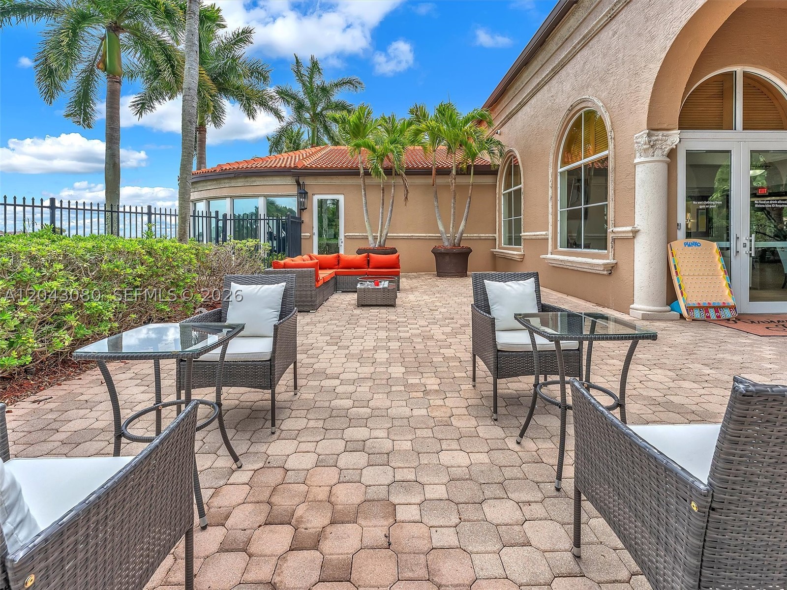 RIVIERA ISLES/CAPRI - Residential