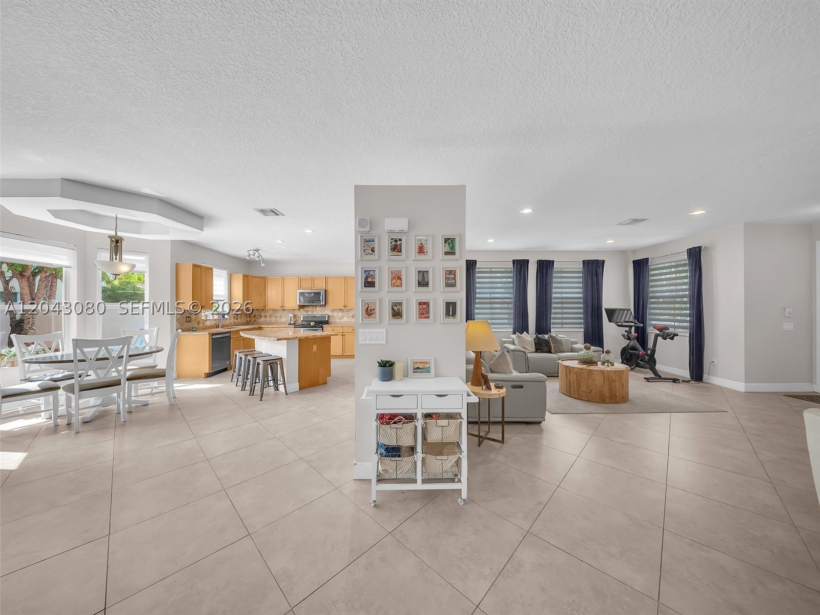 RIVIERA ISLES/CAPRI - Residential