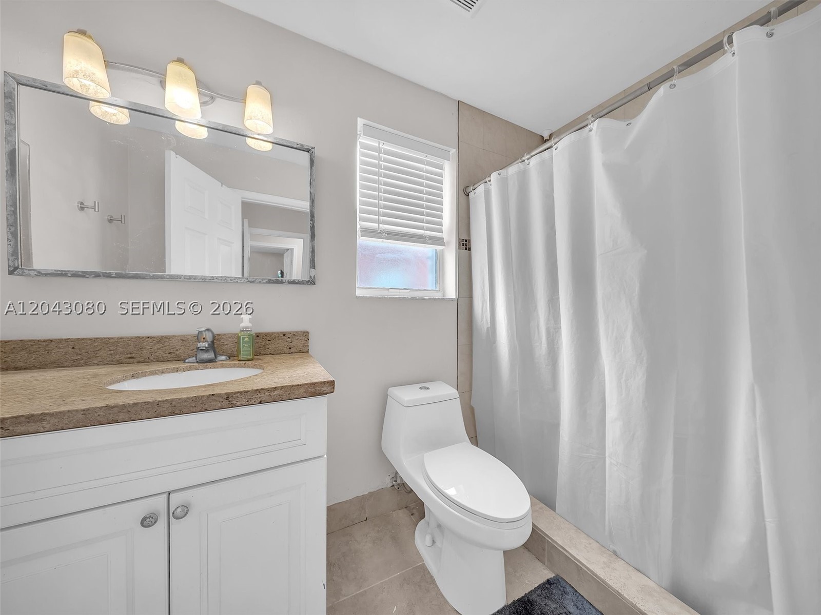 RIVIERA ISLES/CAPRI - Residential