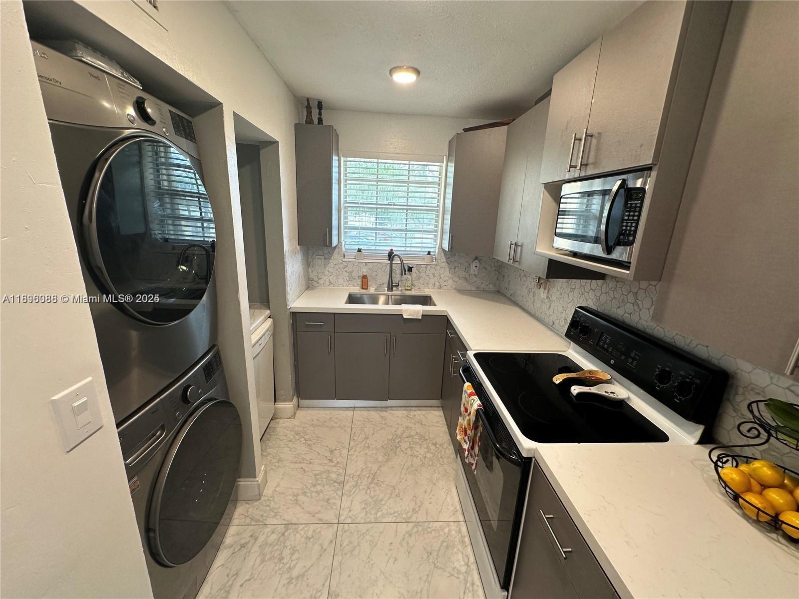 KEYS GATE CONDO NO SEVEN - Residential