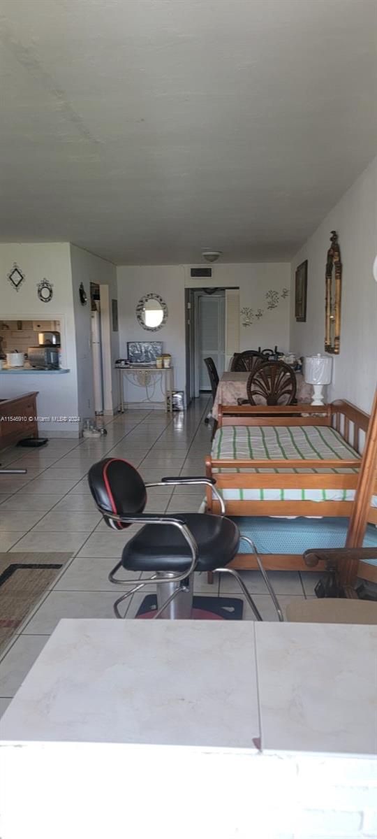 SUTTON HOUSE CONDO - Residential