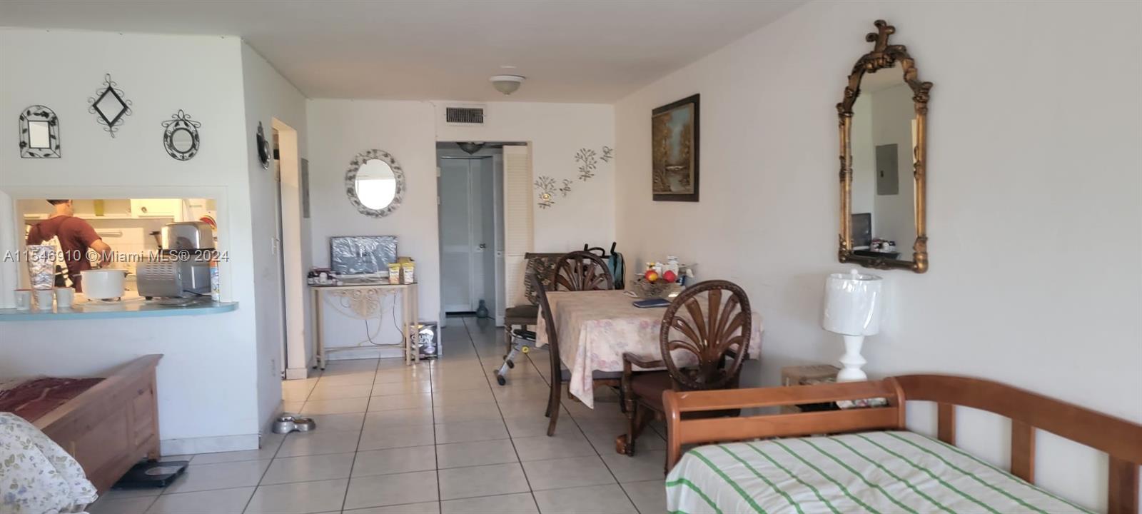 SUTTON HOUSE CONDO - Residential