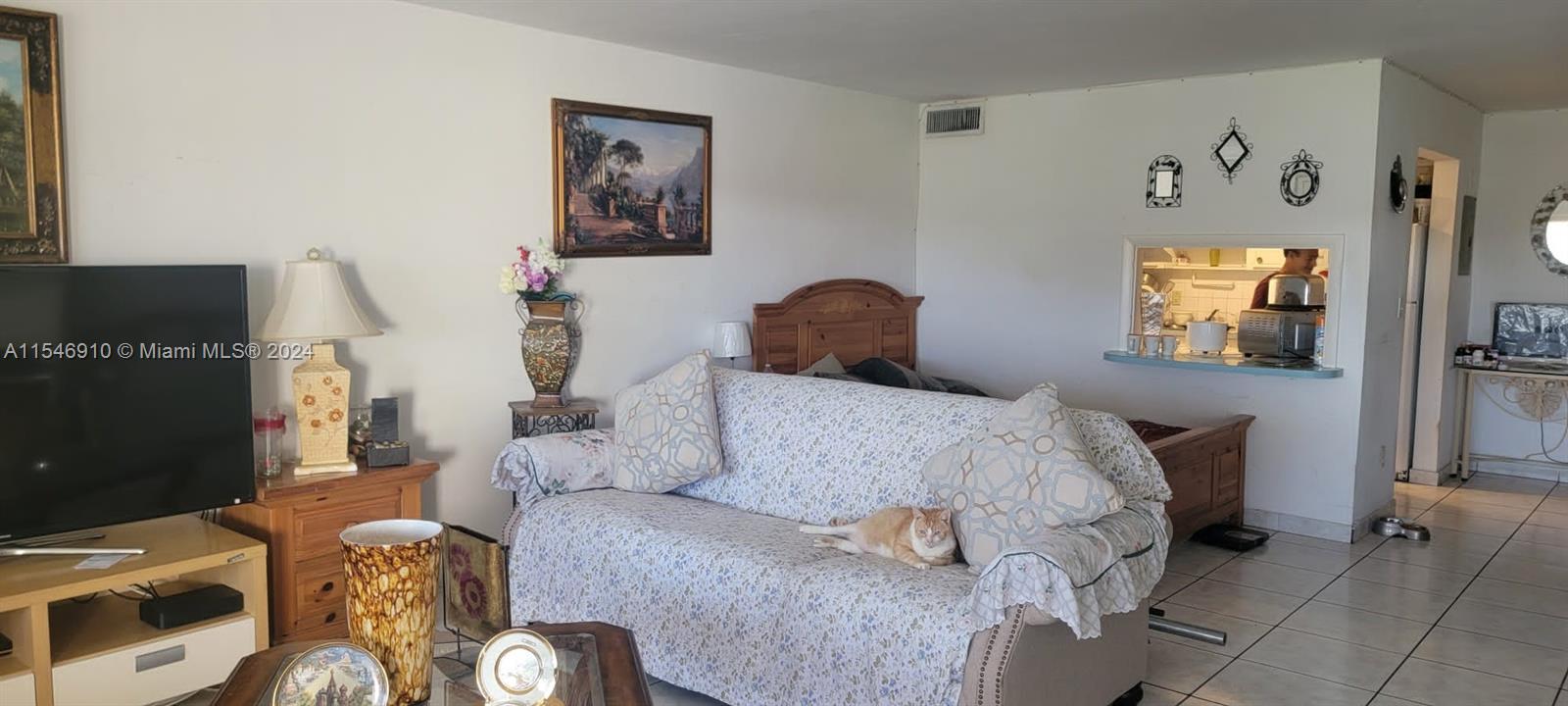 SUTTON HOUSE CONDO - Residential