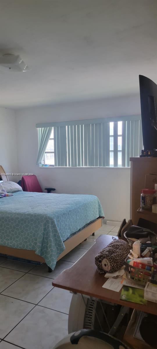 SUTTON HOUSE CONDO - Residential