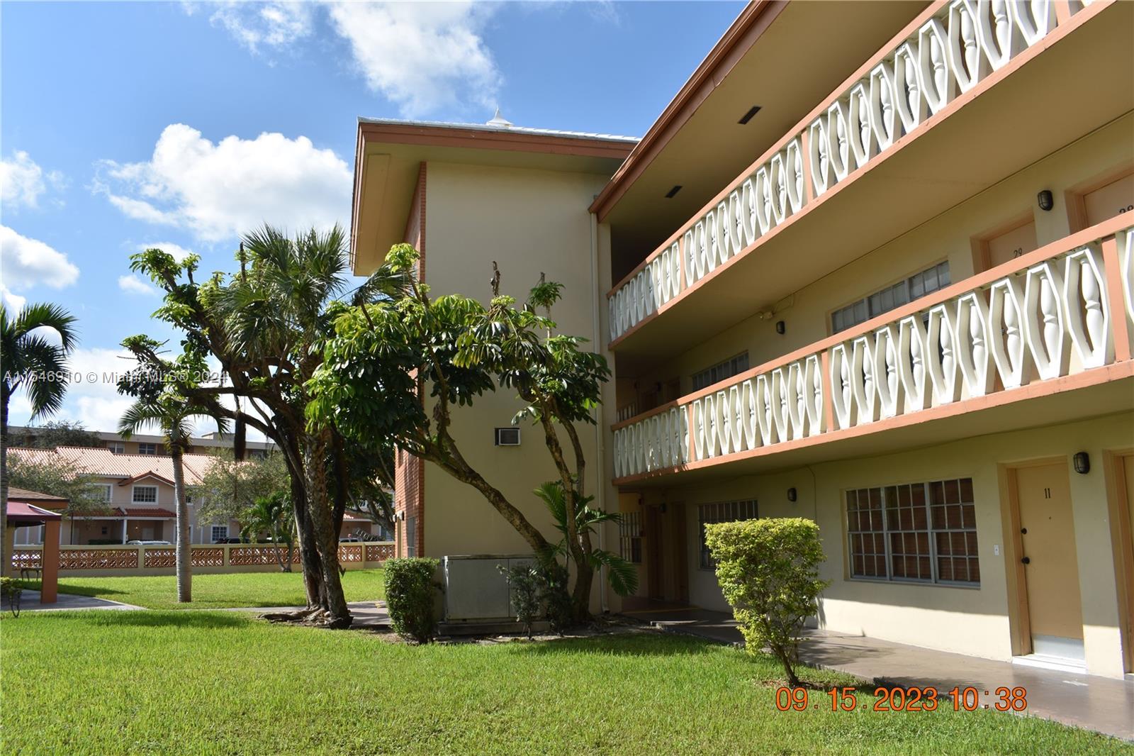 SUTTON HOUSE CONDO - Residential