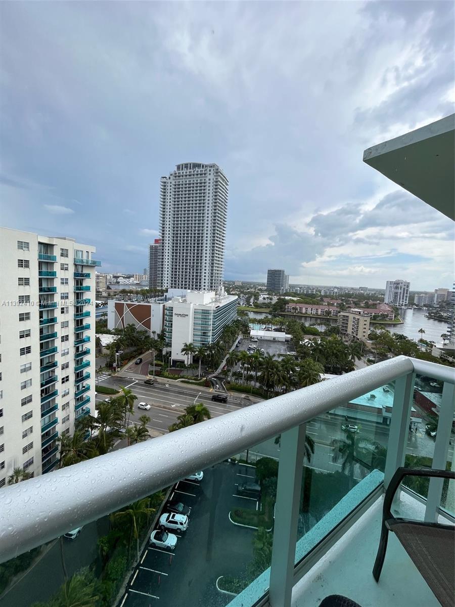 TIDES ON HOLLYWOOD BEACH - Residential