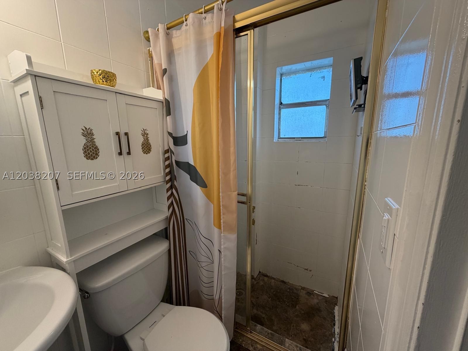 JAMES CENTRAL TOWERS COND - Residential Lease