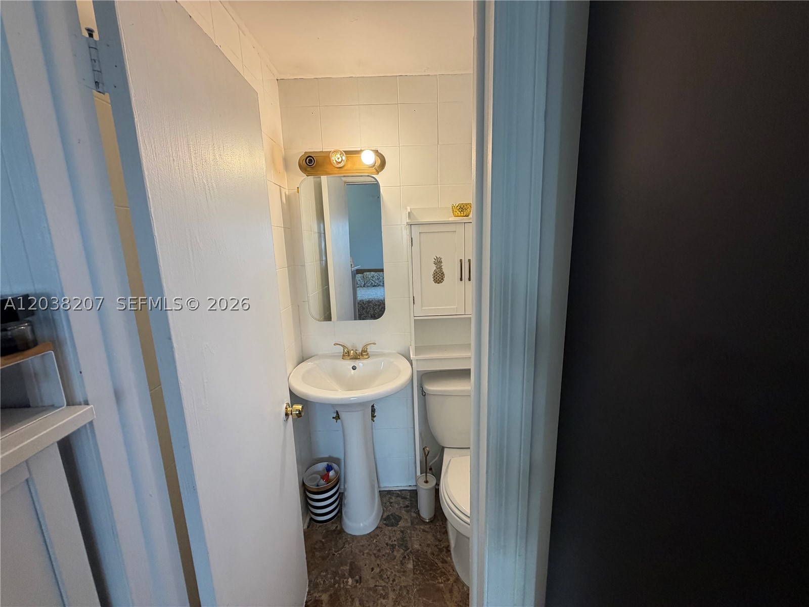 JAMES CENTRAL TOWERS COND - Residential Lease