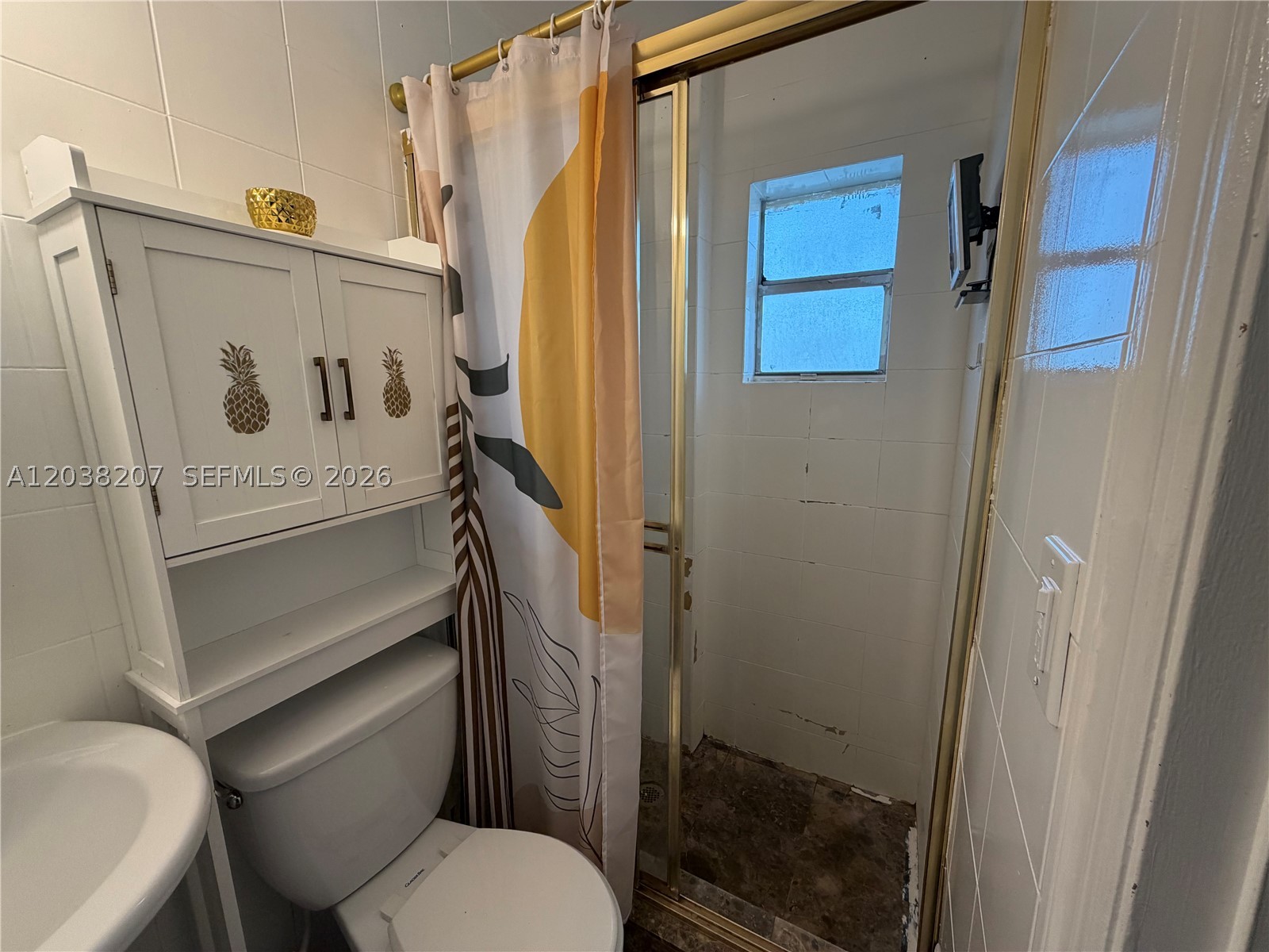 JAMES CENTRAL TOWERS COND - Residential Lease