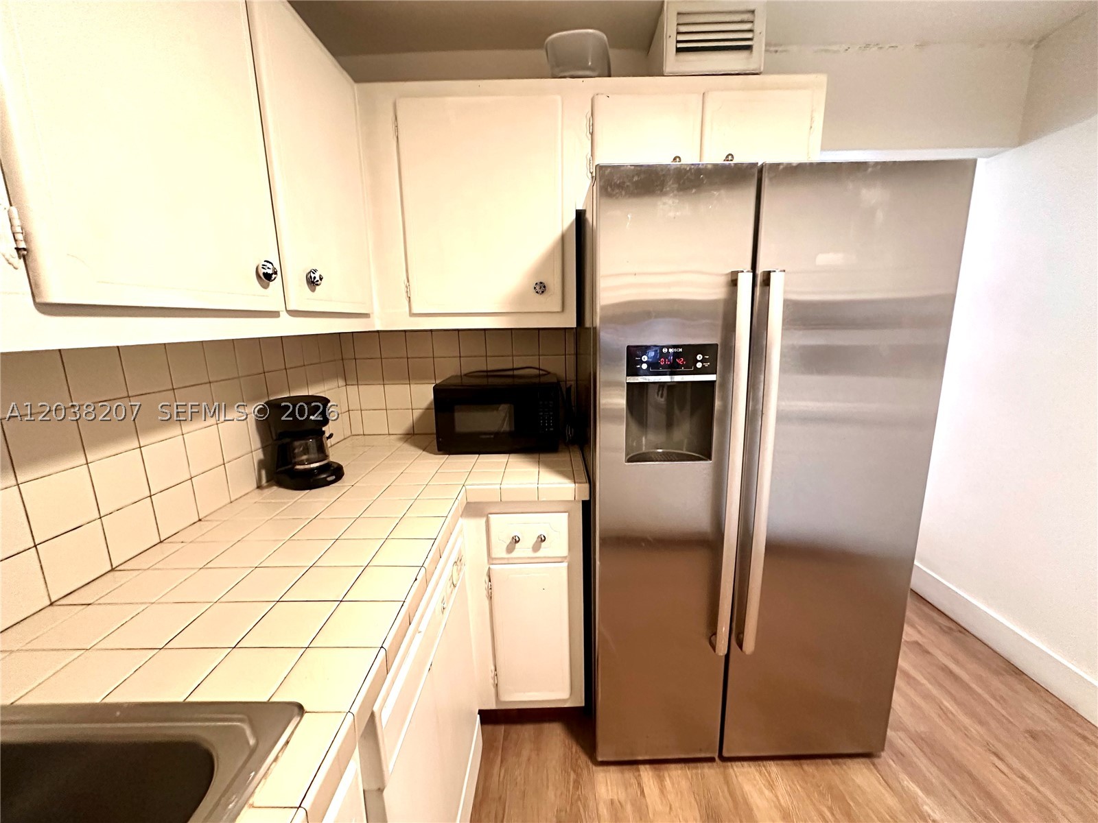 JAMES CENTRAL TOWERS COND - Residential Lease