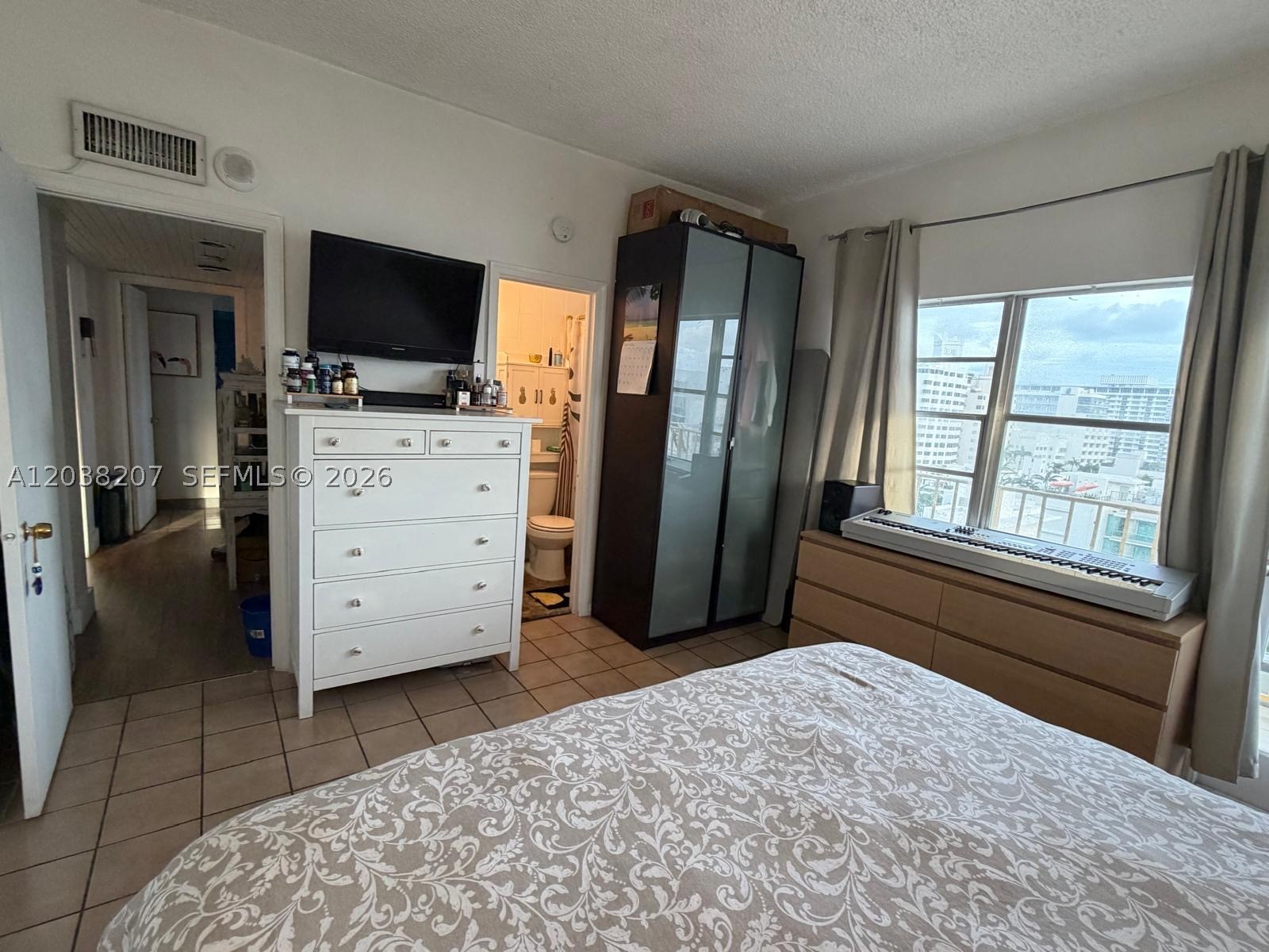JAMES CENTRAL TOWERS COND - Residential Lease