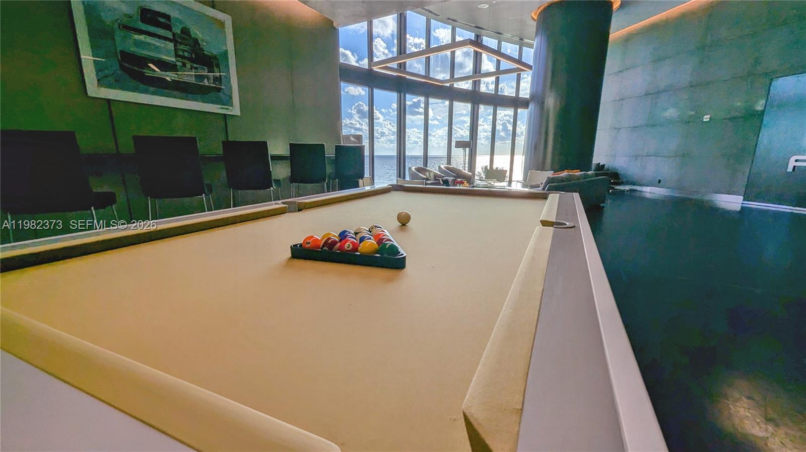 18555 COLLINS AVENUE COND - Residential