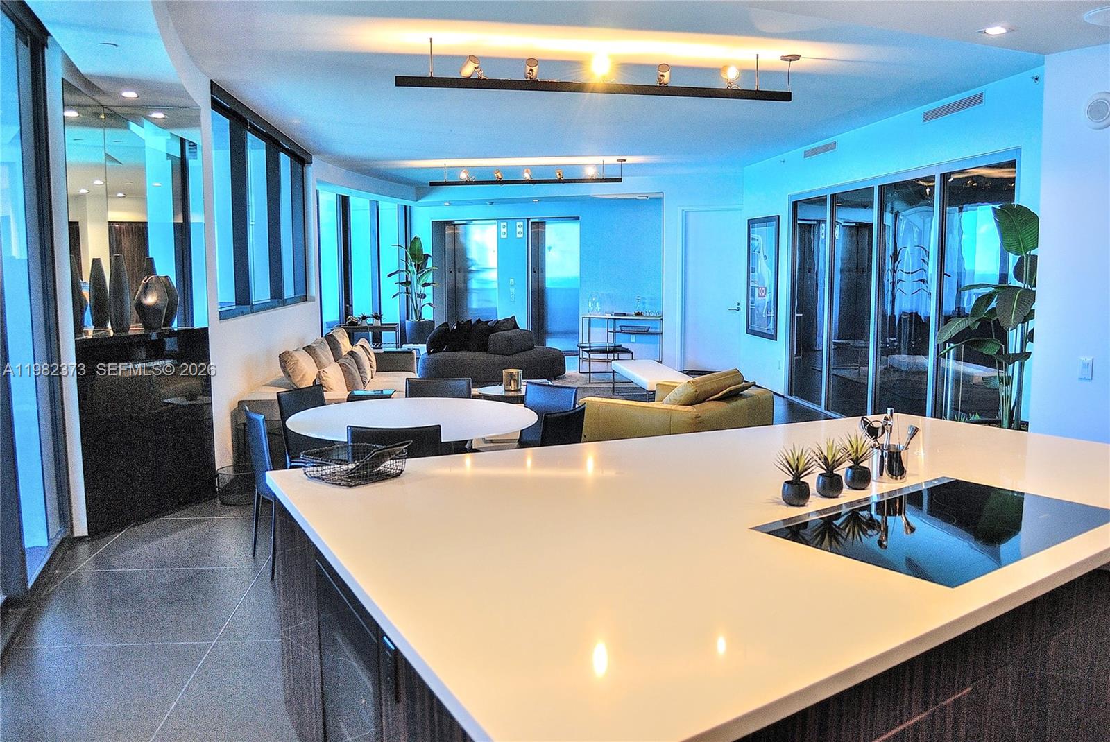 18555 COLLINS AVENUE COND - Residential