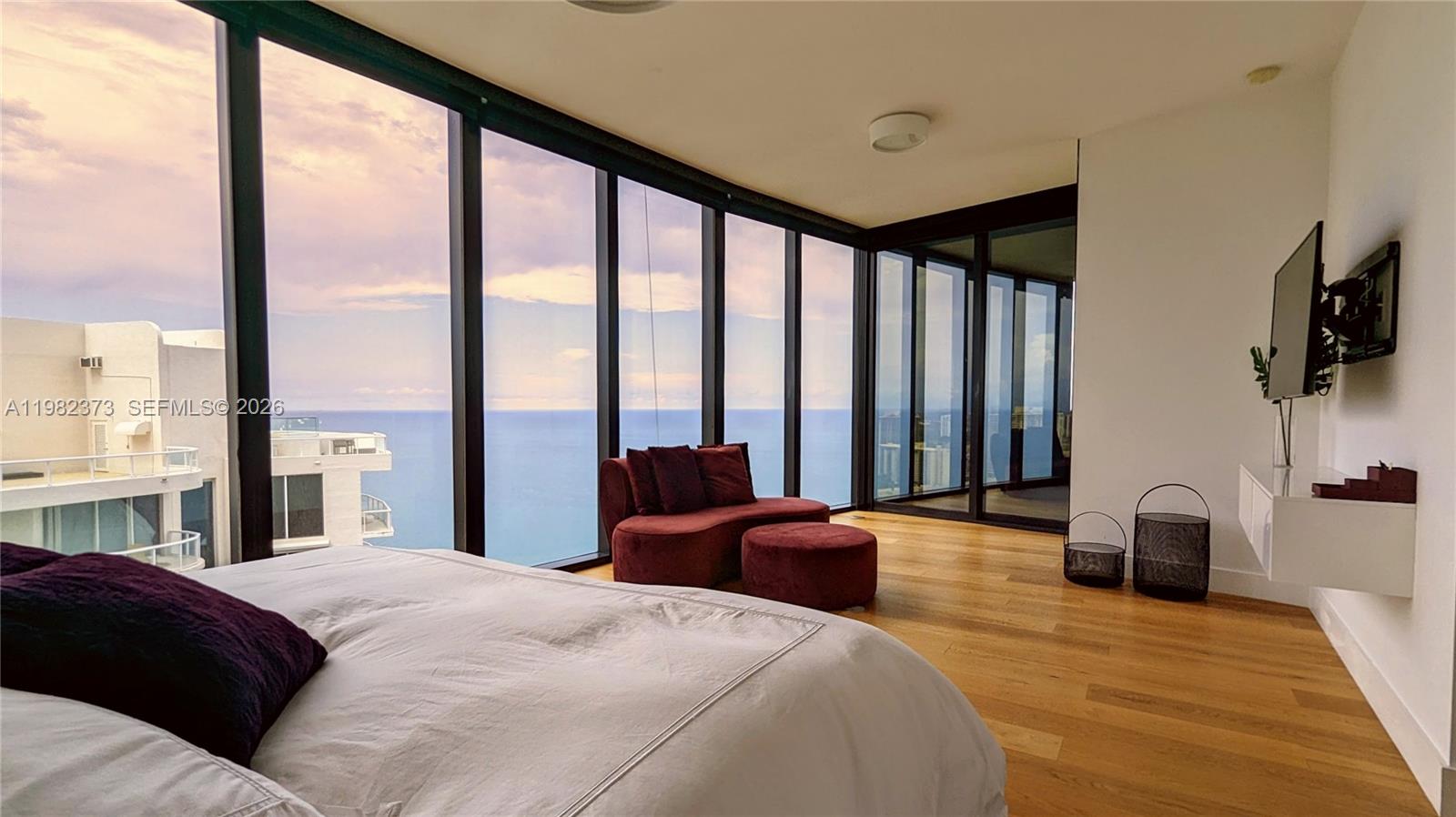 18555 COLLINS AVENUE COND - Residential