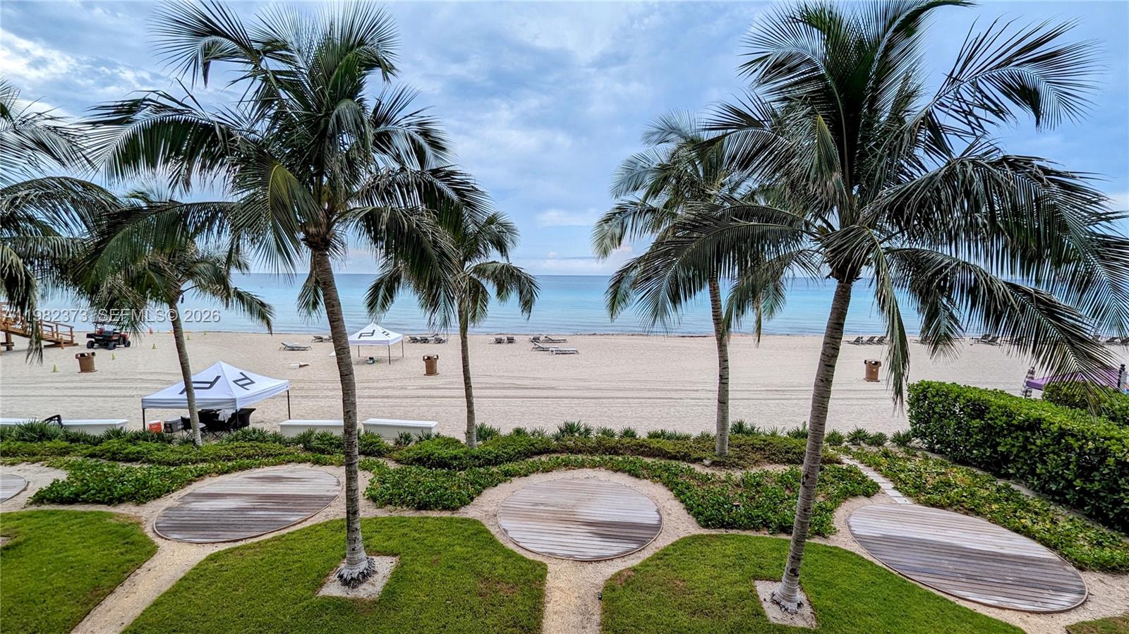 18555 COLLINS AVENUE COND - Residential