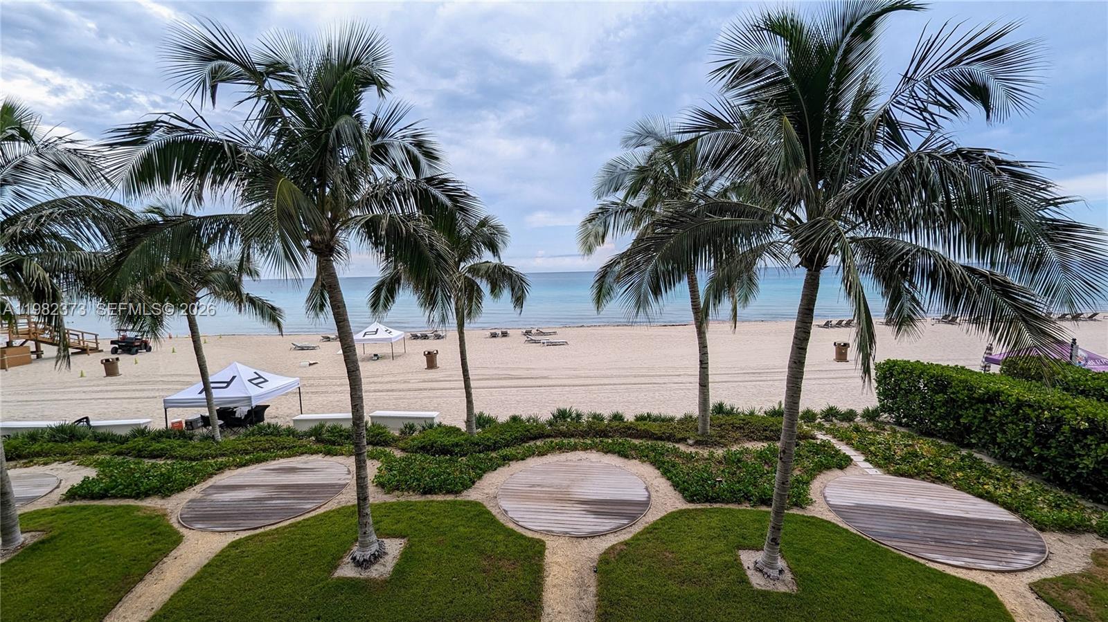 18555 COLLINS AVENUE COND - Residential
