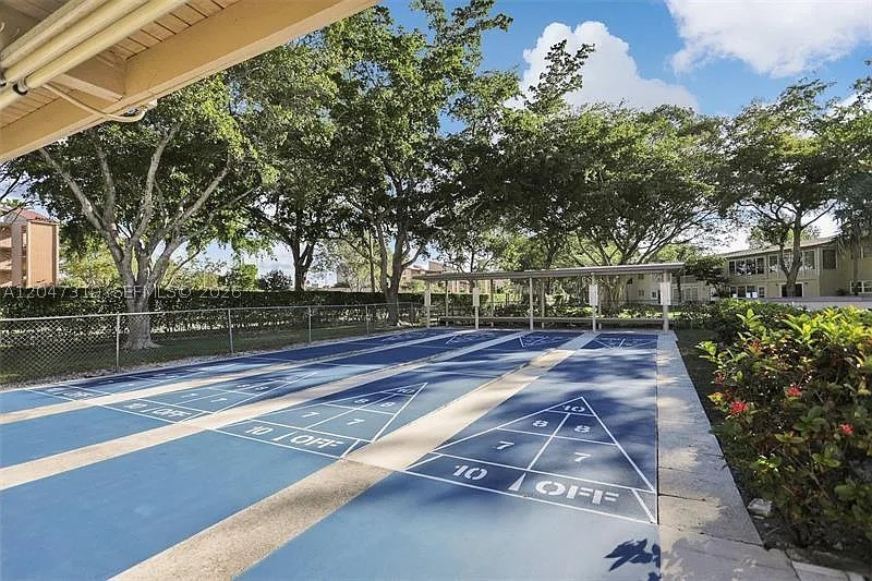 ORIOLE GARDENS THREE 70 C - Residential