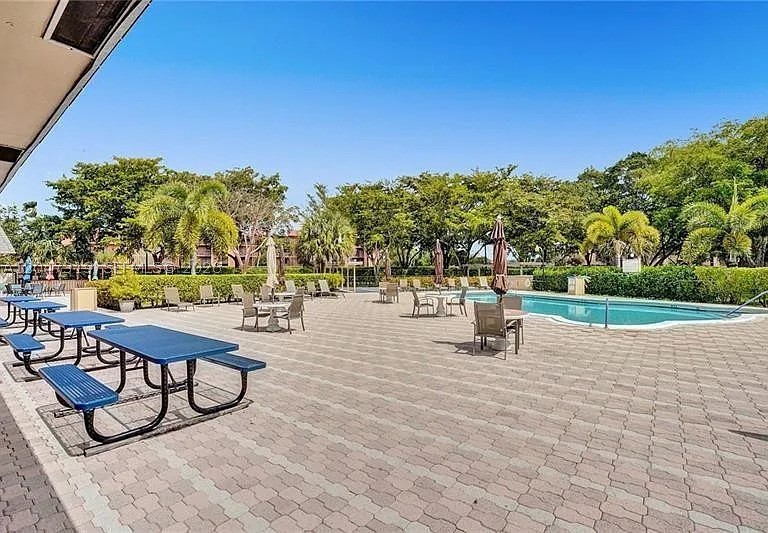 ORIOLE GARDENS THREE 70 C - Residential