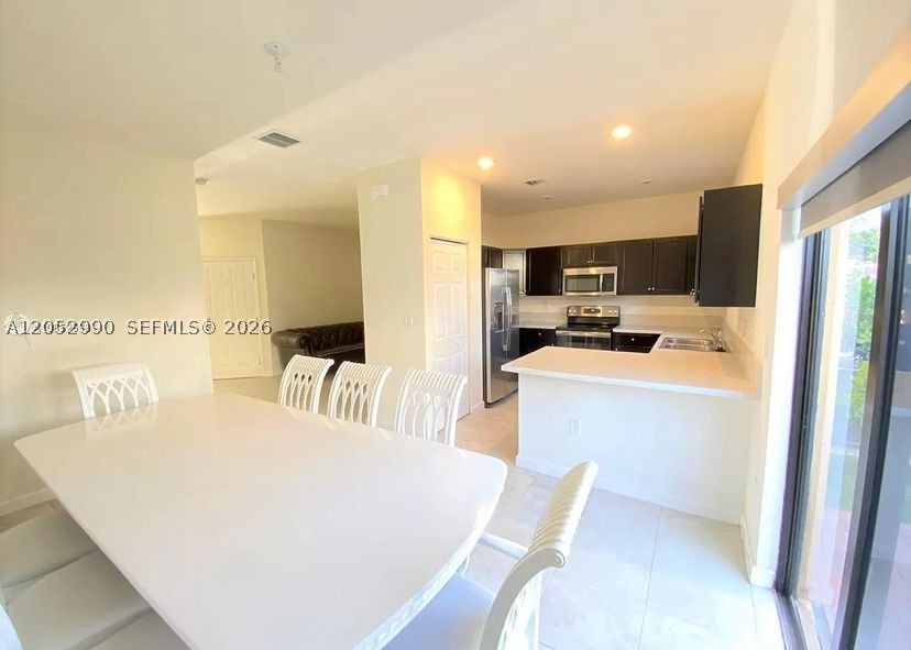 BAYWINDS OF DOMINICA AND - Residential Lease