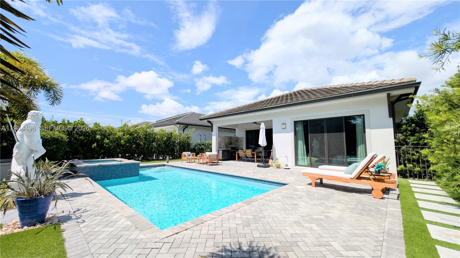 BANYAN CAY RESORT COMMUNI - Residential