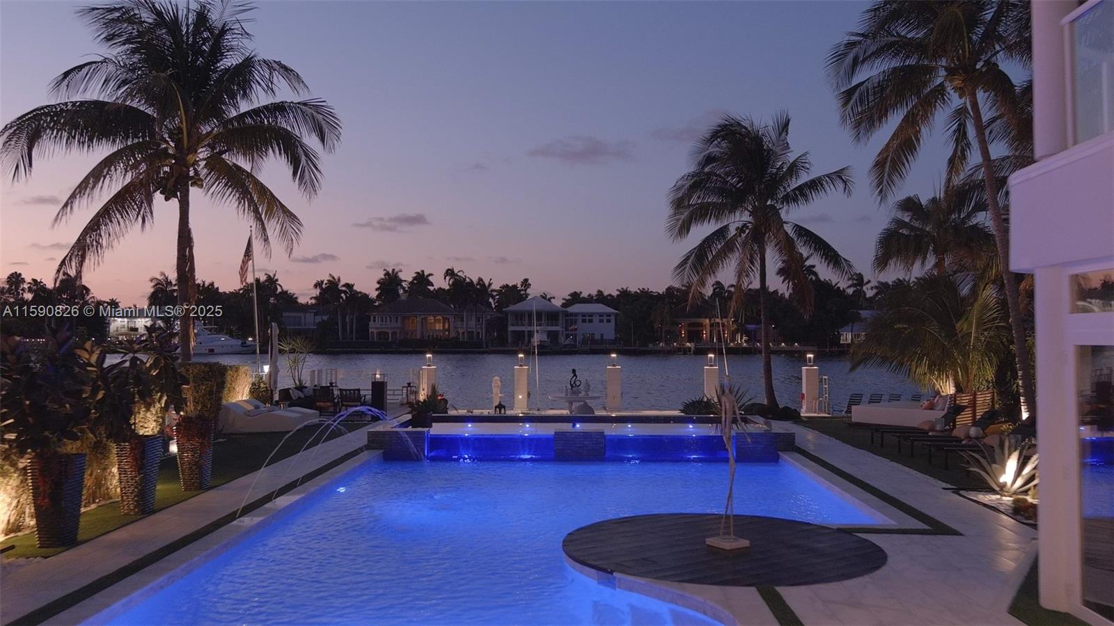 HOLLYWOOD LAKES SECTION - Residential