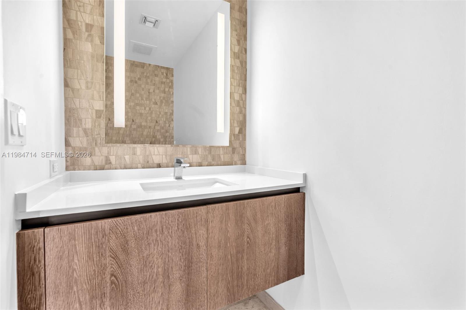 REACH CONDO - Residential