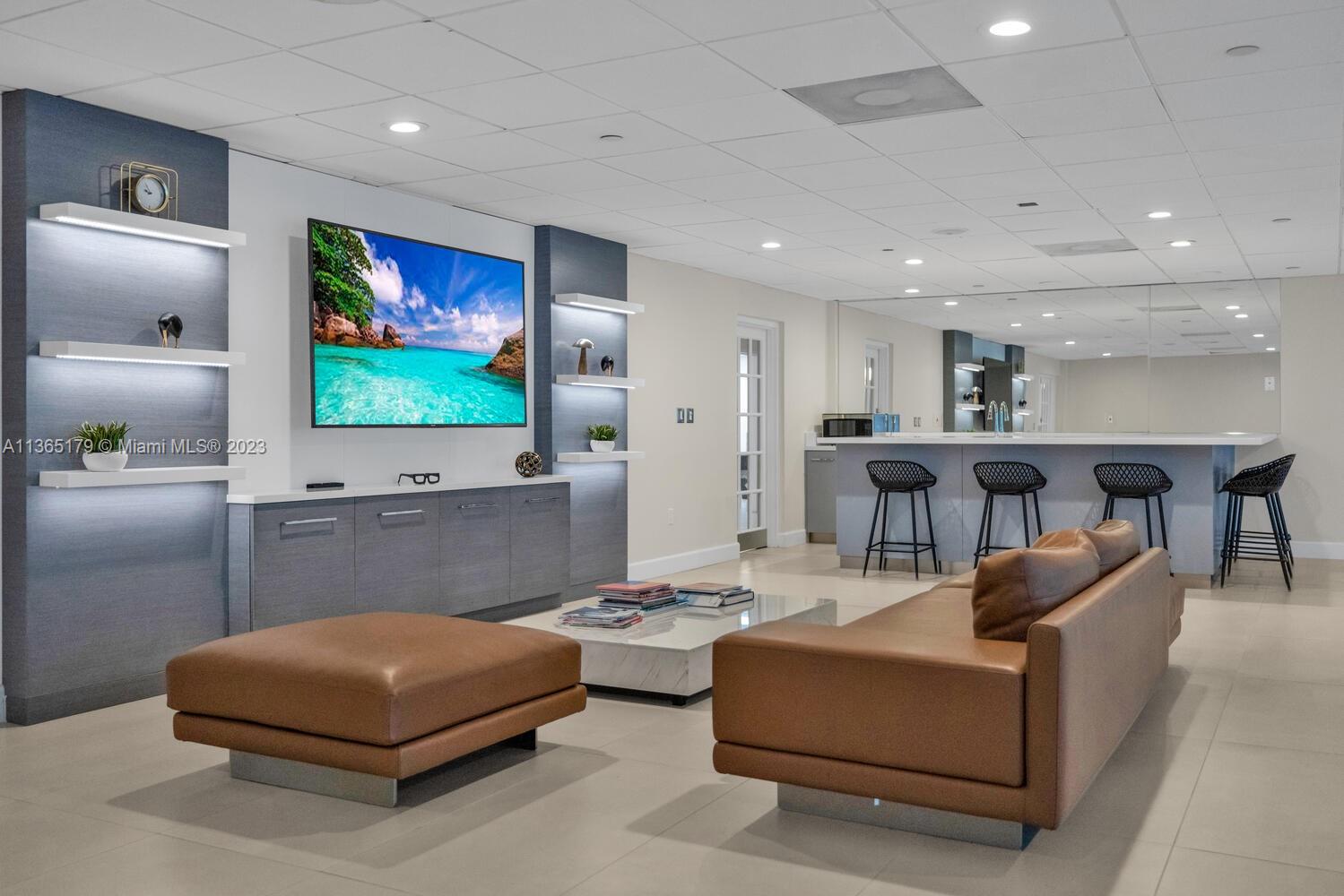 COMMODORE CLUB WEST CONDO - Residential Lease