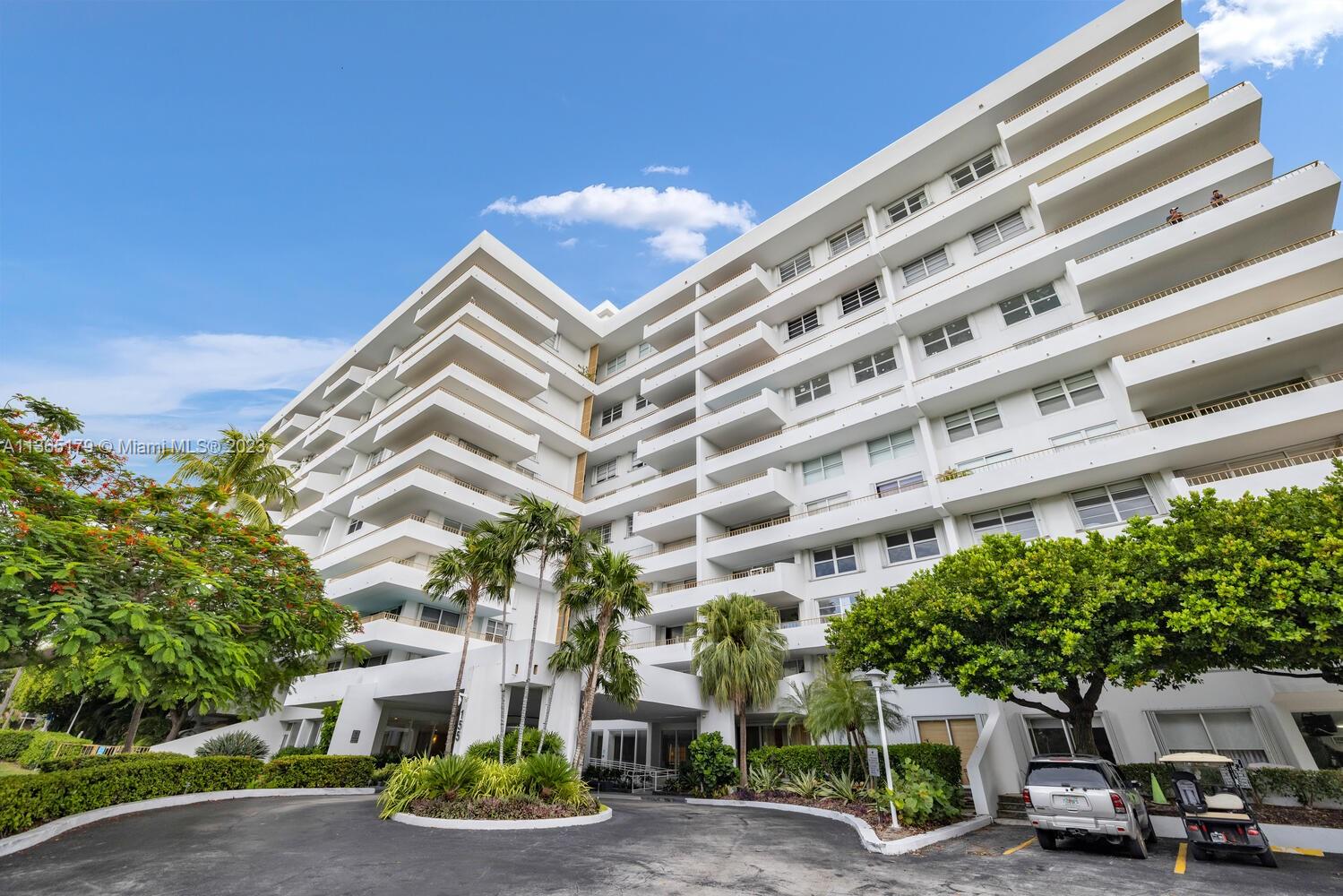 COMMODORE CLUB WEST CONDO - Residential Lease