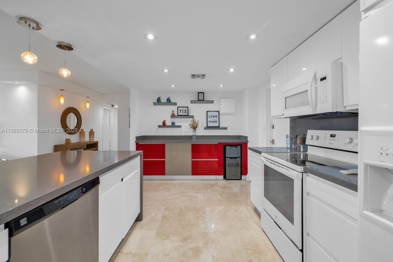COMMODORE CLUB WEST CONDO - Residential Lease