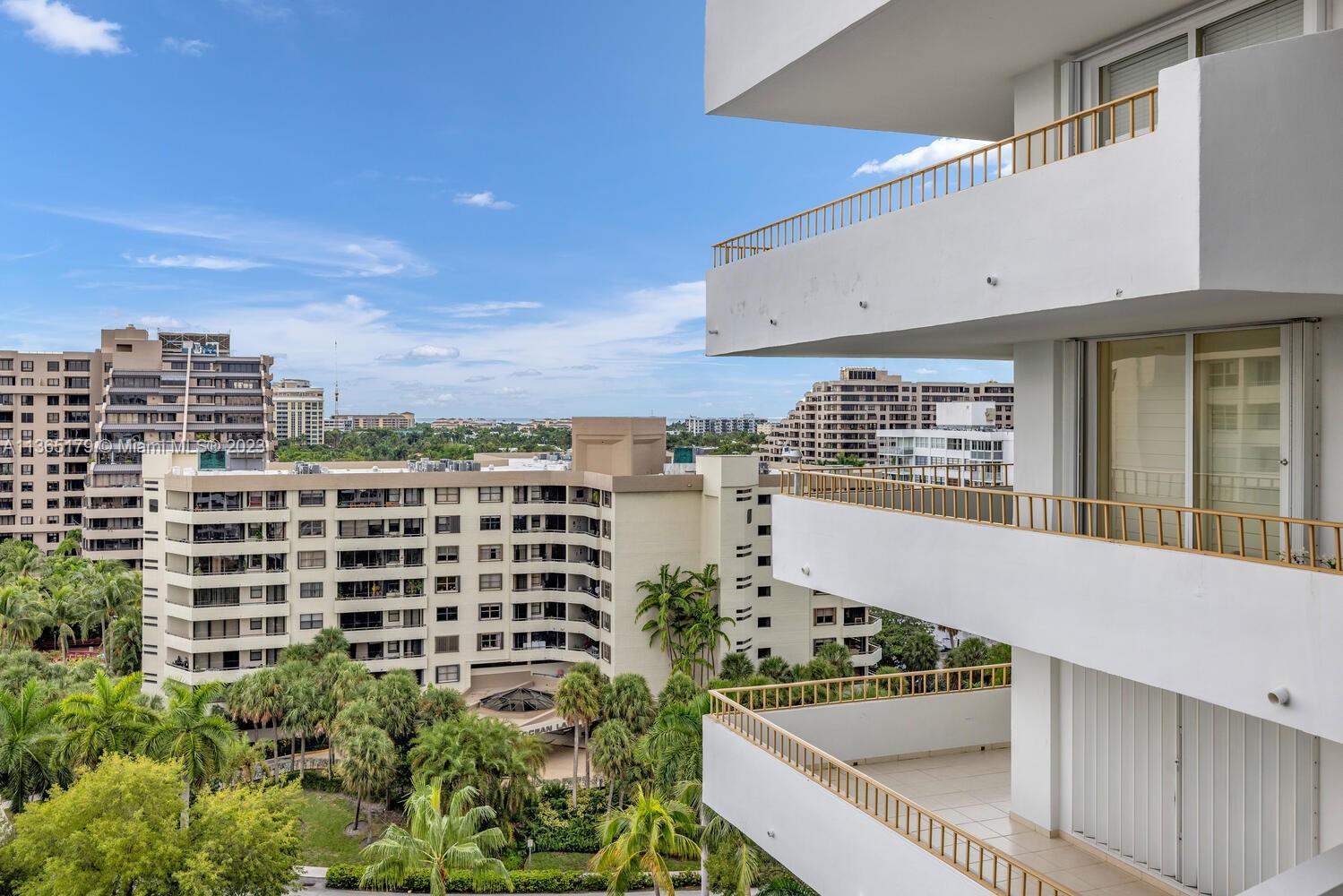 COMMODORE CLUB WEST CONDO - Residential Lease