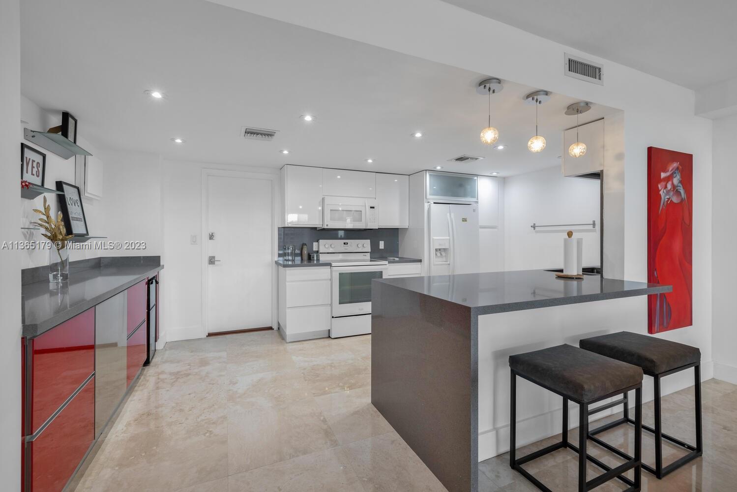 COMMODORE CLUB WEST CONDO - Residential Lease