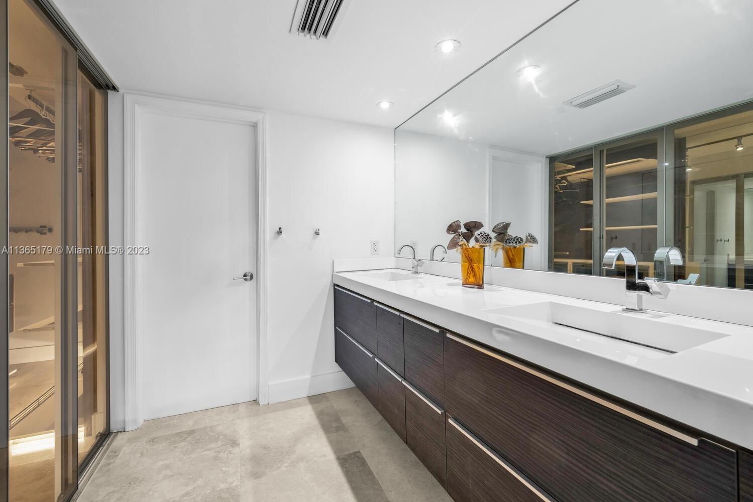 COMMODORE CLUB WEST CONDO - Residential Lease
