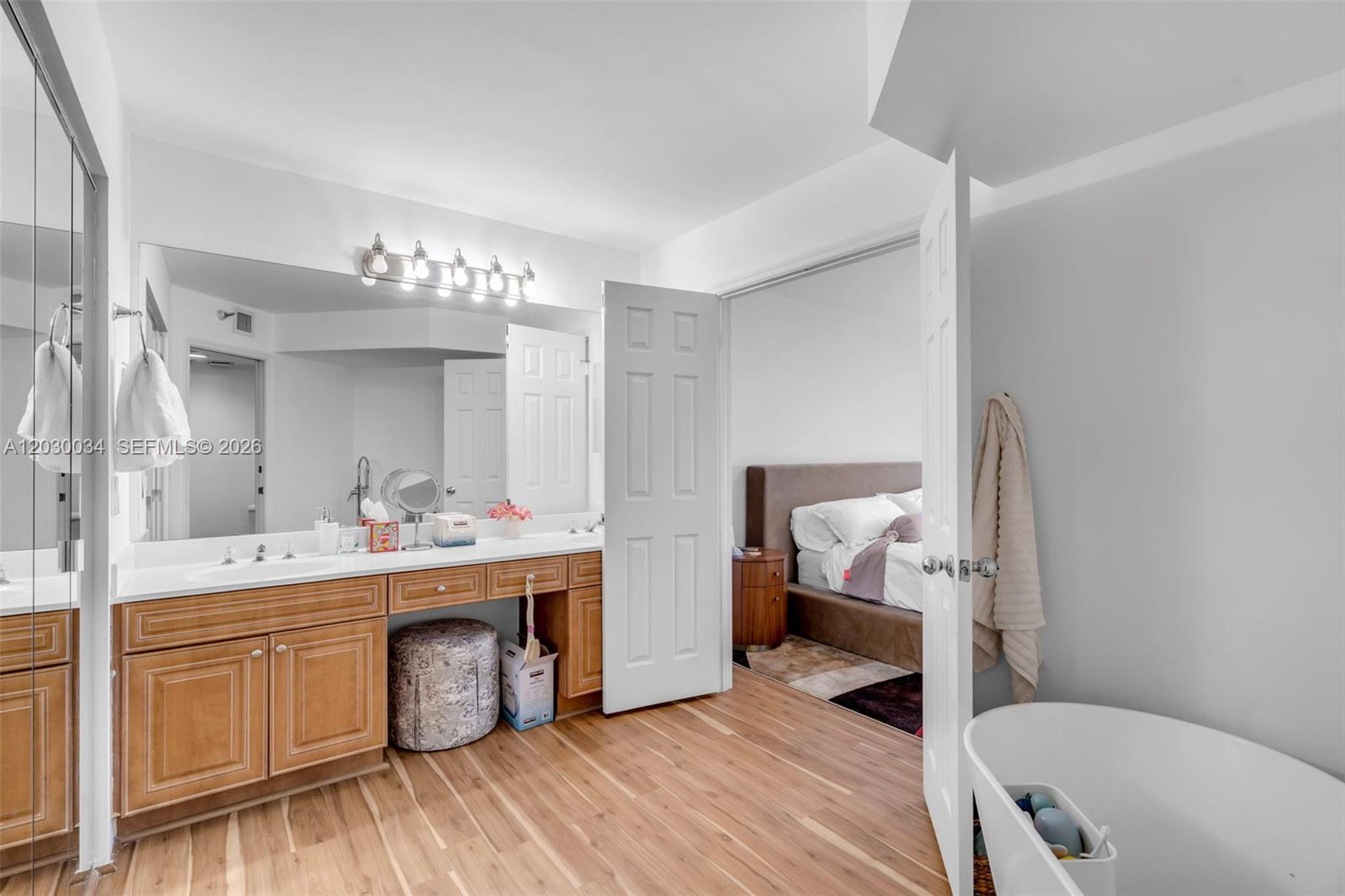 MYSTIC POINTE TOWER 400 C - Residential