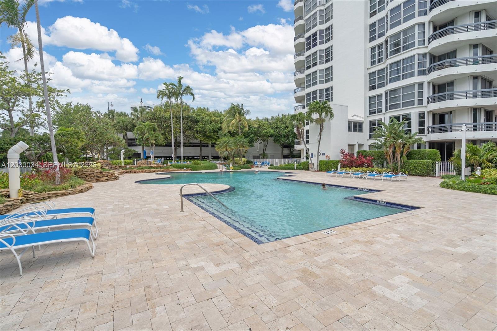 MYSTIC POINTE TOWER 400 C - Residential