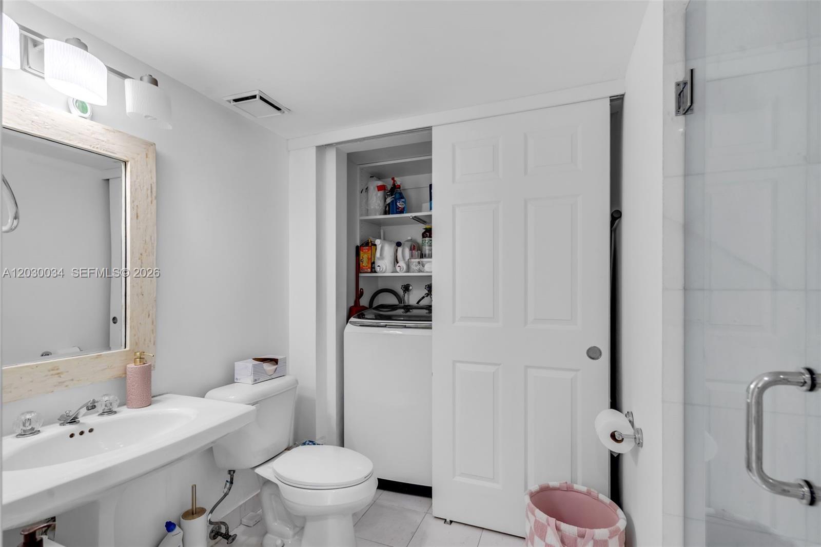 MYSTIC POINTE TOWER 400 C - Residential