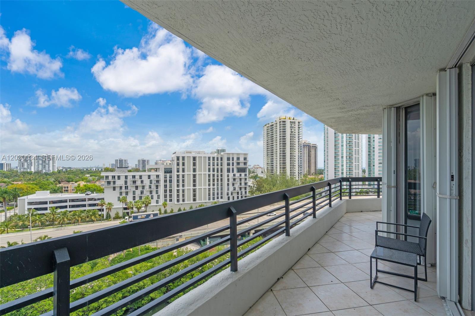 MYSTIC POINTE TOWER 400 C - Residential