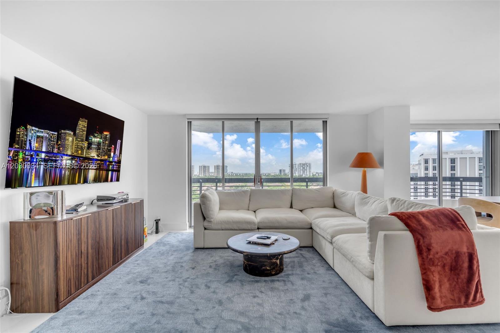 MYSTIC POINTE TOWER 400 C - Residential