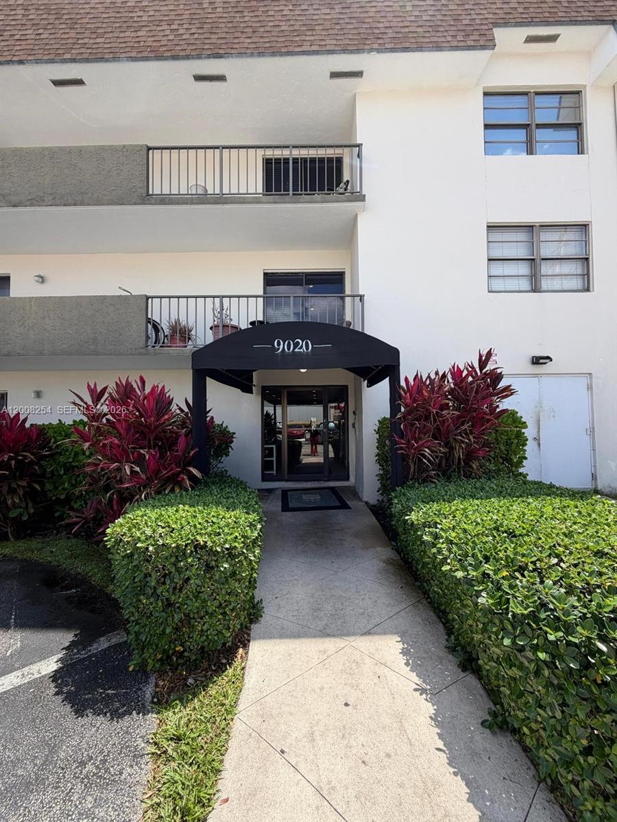 Great Deal in Miami Shores —NOW UNDER $300K A Must See!
Rare opportunity to own one of the largest 2BR units in Miami Shores at this price point. Spacious upgraded condo with washer & dryer inside, pool views, screened patio, and unbeatable value.
Priced to sell quickly — schedule your showing today.
Miami Shores Condominium is a boutique, two-building community that offers a quieter, more residential feel compared to larger complexes.
Easy to show—schedule via Showing Assist or text listing agent. 24-hour notice required.
Seller is a licensed real estate broker in the State of Florida.