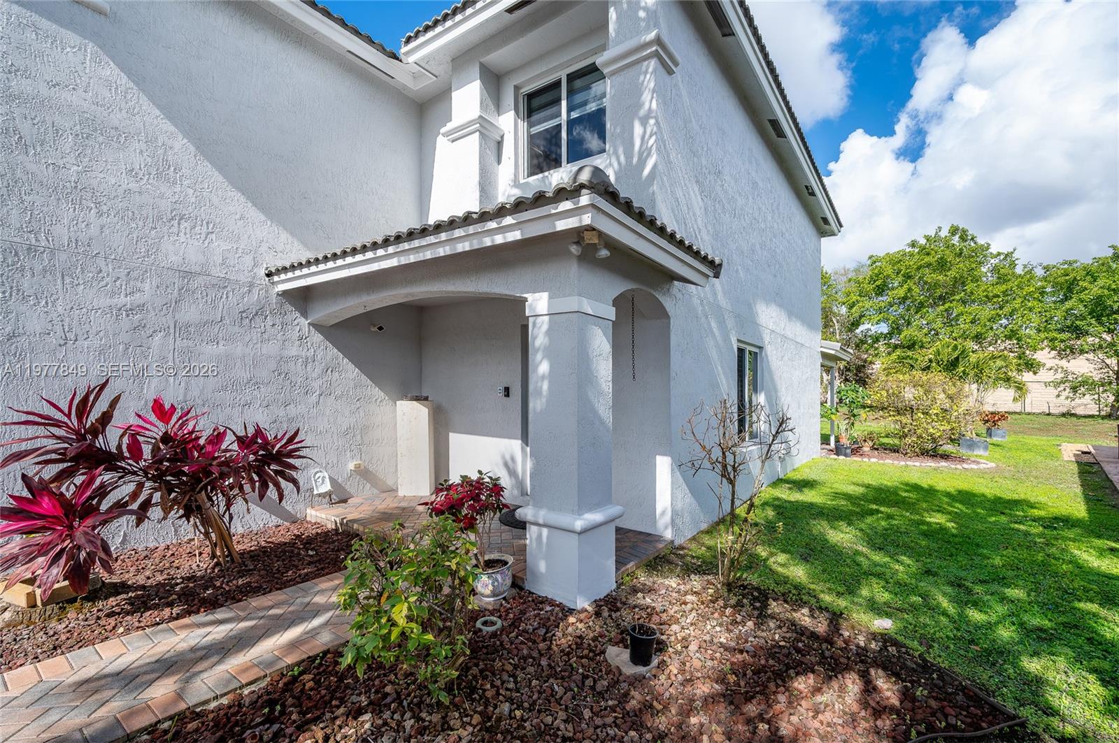 SILVER FALLS - Residential