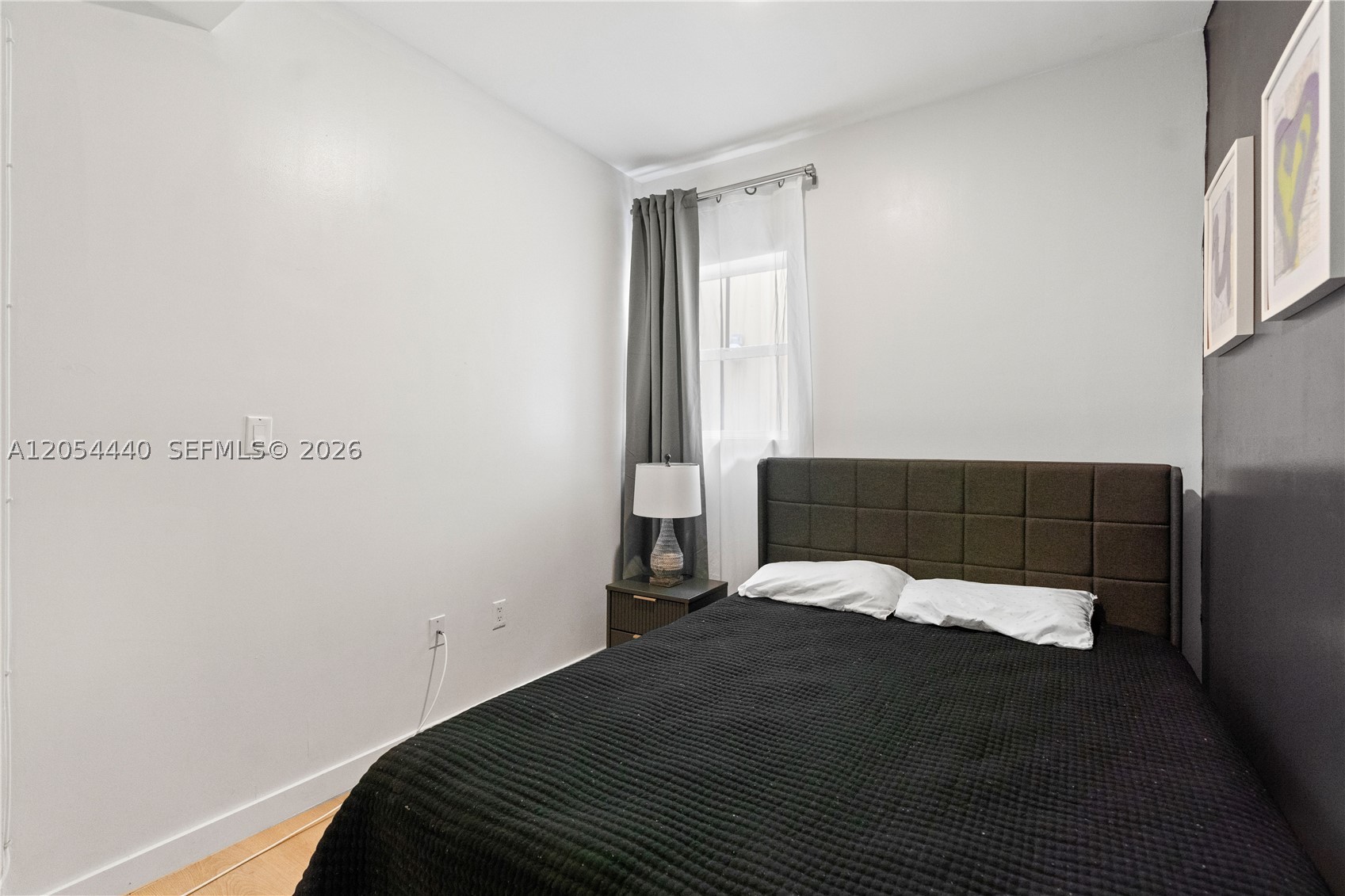 FIRST DECO CONDO - Residential