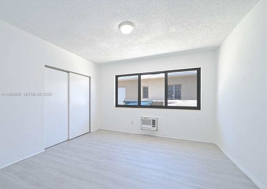 BISCAYNE BCH SUB - Residential Lease