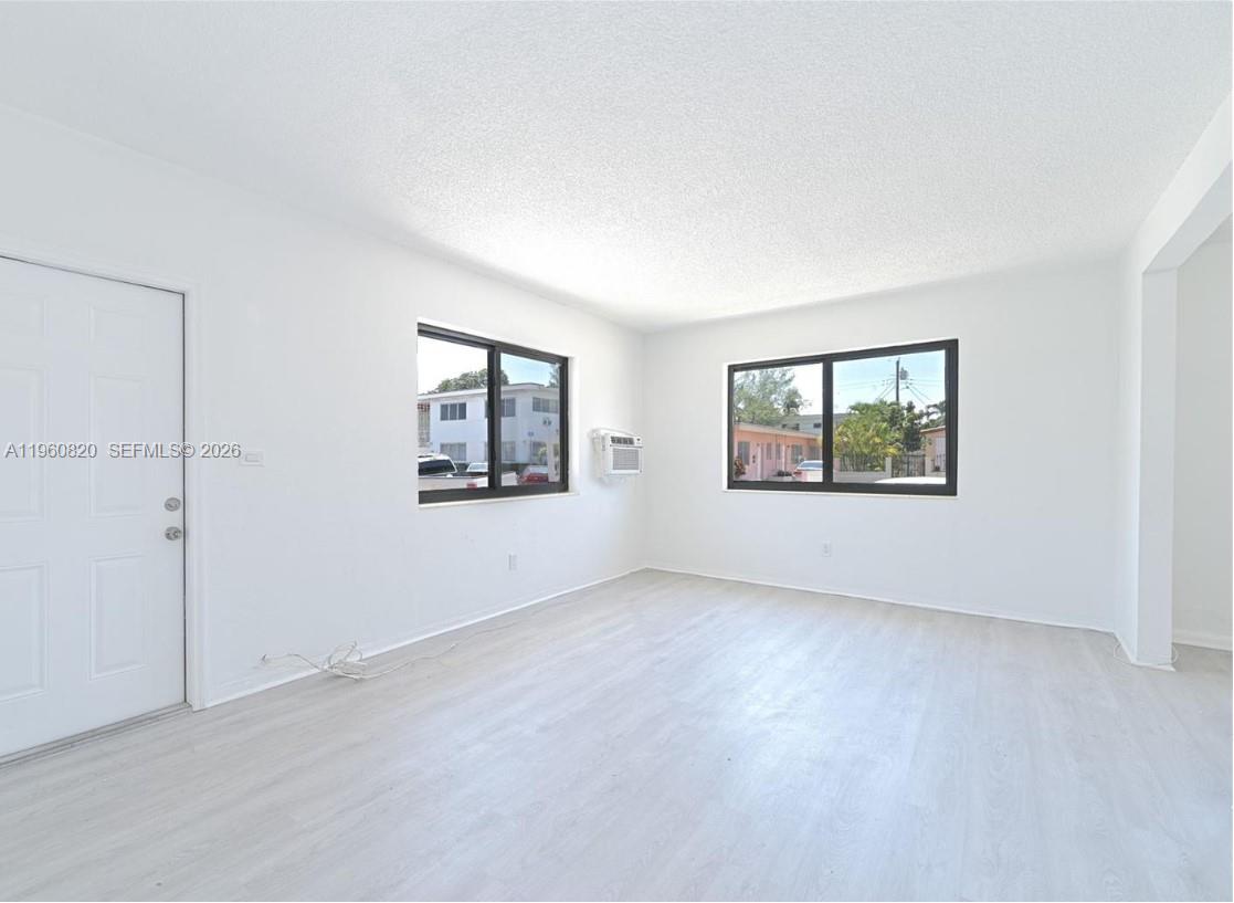 BISCAYNE BCH SUB - Residential Lease
