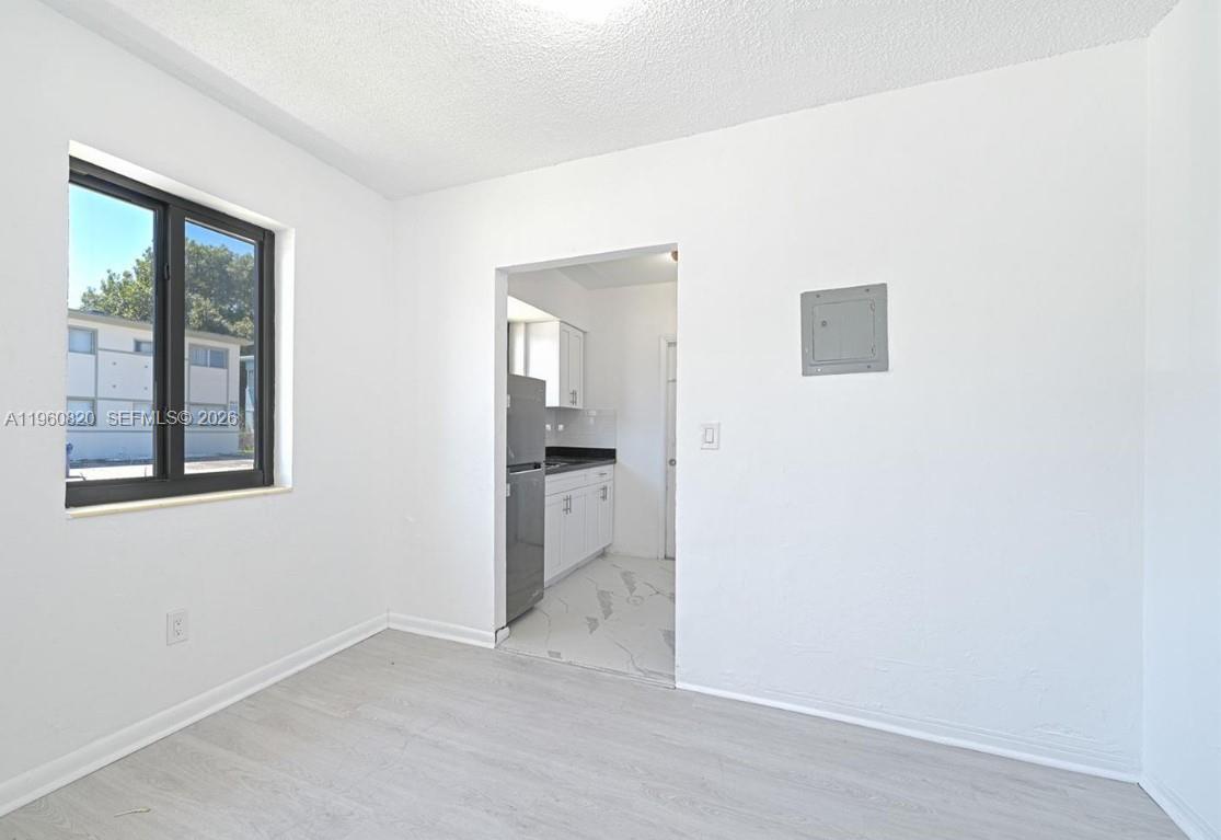 BISCAYNE BCH SUB - Residential Lease