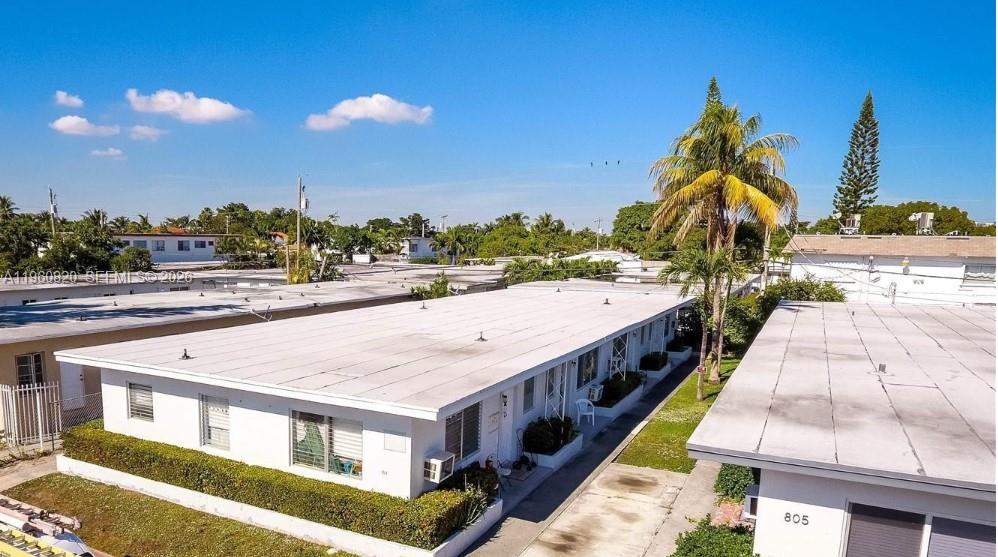 BISCAYNE BCH SUB - Residential Lease