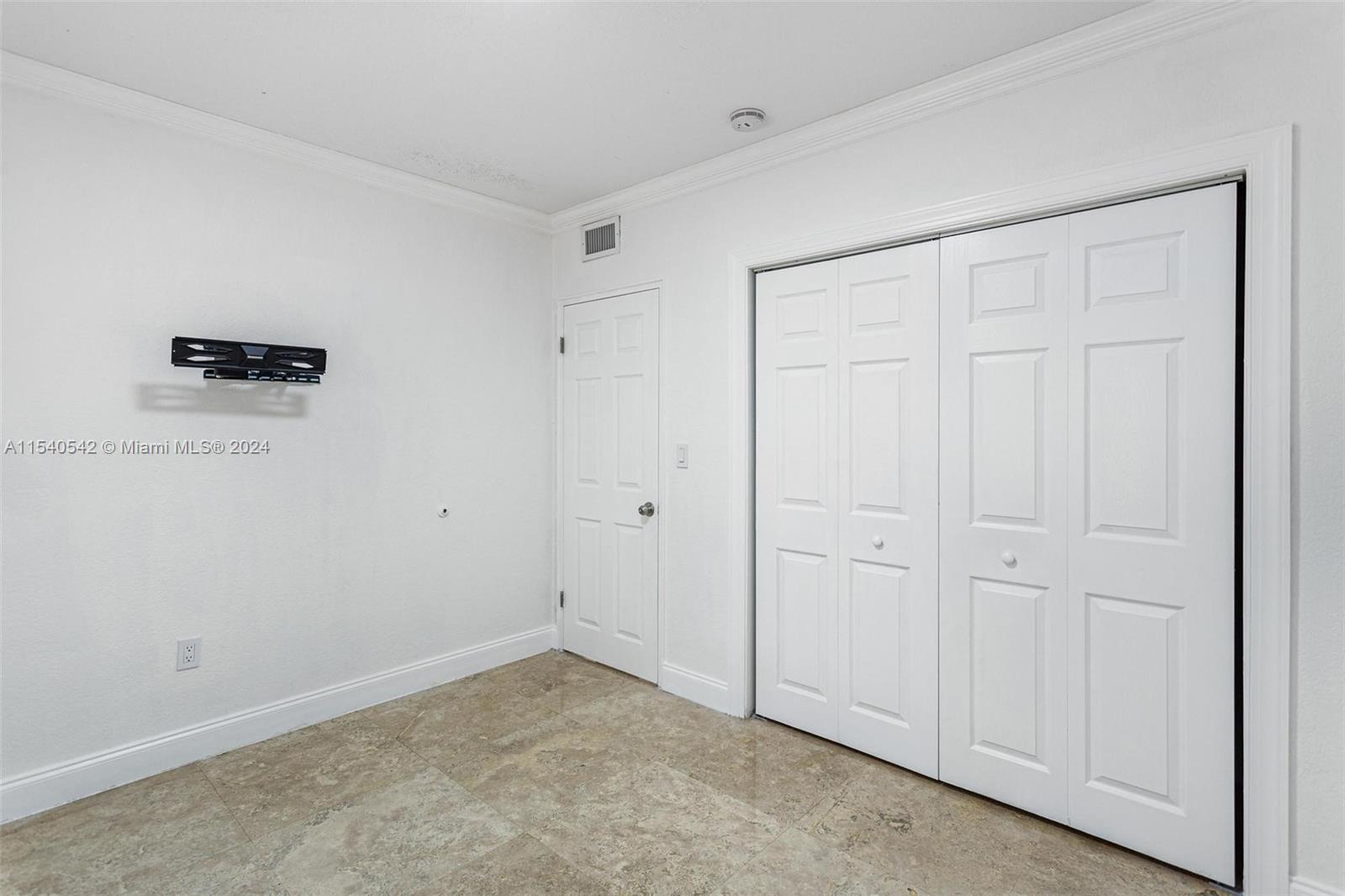 RIVIERA ESTATES 2ND ADDN - Residential Lease