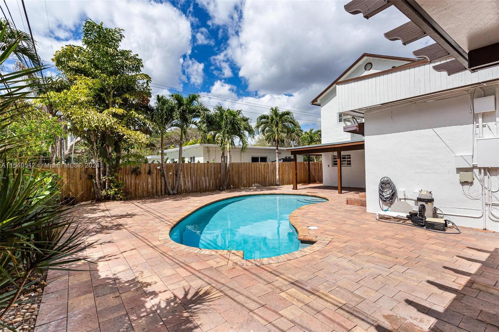 RIVIERA ESTATES 2ND ADDN - Residential Lease