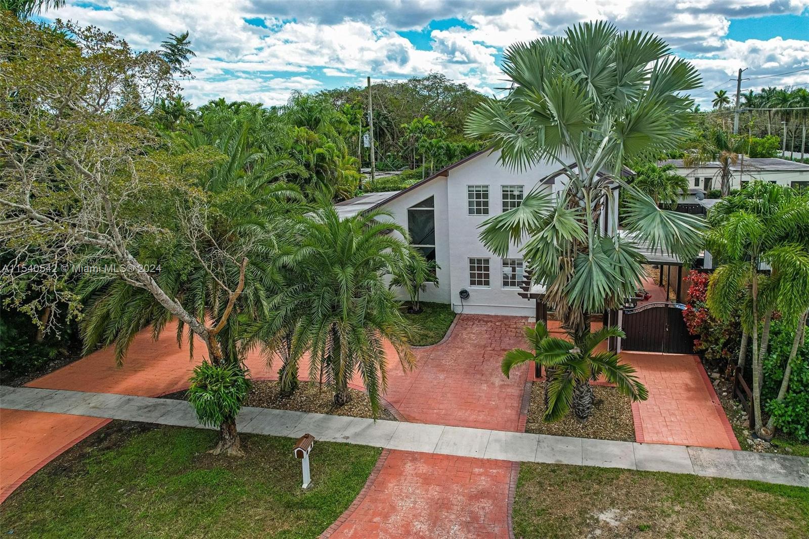 RIVIERA ESTATES 2ND ADDN - Residential Lease