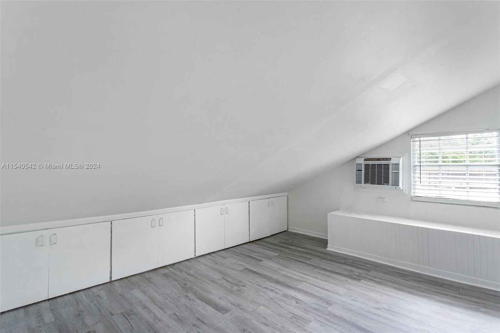 RIVIERA ESTATES 2ND ADDN - Residential Lease